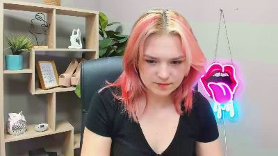 SweetLilyxo live cam on Cam4