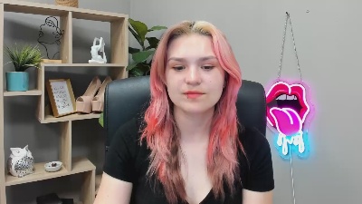 SweetLilyxo live cam on Cam4