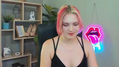 SweetLilyxo live cam on Cam4