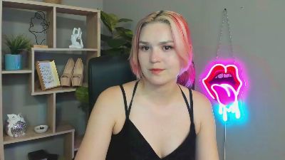 SweetLilyxo live cam on Cam4