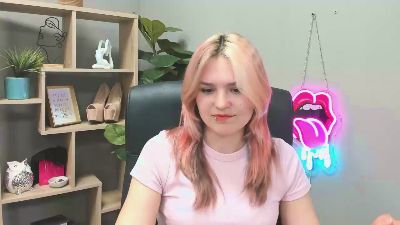 SweetLilyxo live cam on Cam4