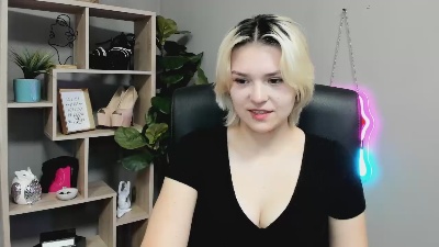 SweetLilyxo live cam on Cam4