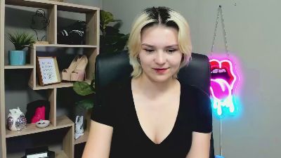 SweetLilyxo live cam on Cam4
