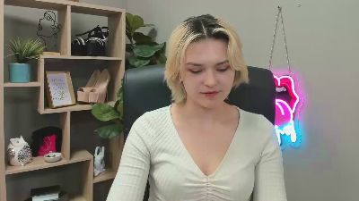 SweetLilyxo live cam on Cam4