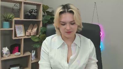 SweetLilyxo live cam on Cam4