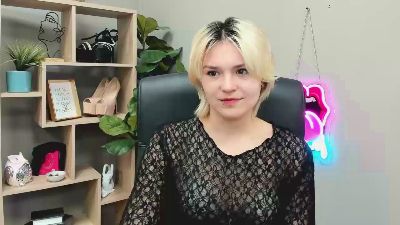 SweetLilyxo live cam on Cam4