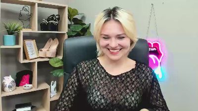 SweetLilyxo live cam on Cam4