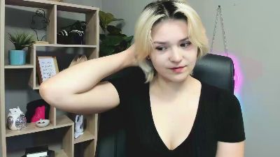 SweetLilyxo live cam on Cam4