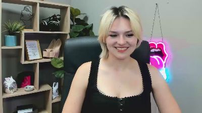 SweetLilyxo live cam on Cam4