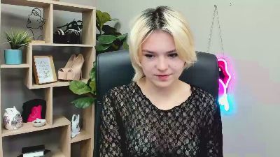 SweetLilyxo live cam on Cam4
