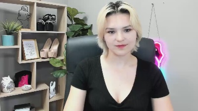 SweetLilyxo live cam on Cam4