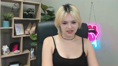 SweetLilyxo live cam on Cam4