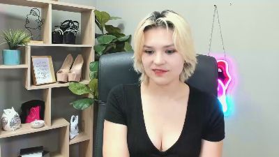 SweetLilyxo live cam on Cam4
