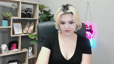 SweetLilyxo live cam on Cam4