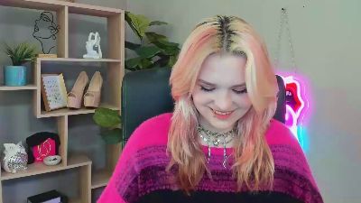 SweetLilyxo live cam on Cam4