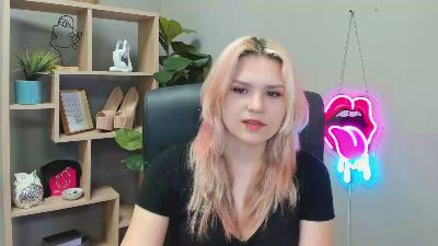 SweetLilyxo live cam on Cam4