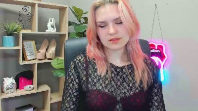 SweetLilyxo live cam on Cam4