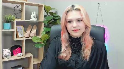 SweetLilyxo live cam on Cam4