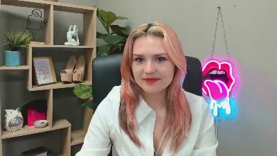 SweetLilyxo live cam on Cam4