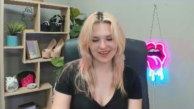 SweetLilyxo live cam on Cam4