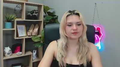 SweetLilyxo live cam on Cam4