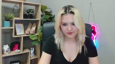 SweetLilyxo live cam on Cam4