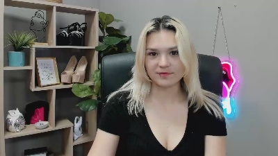 SweetLilyxo live cam on Cam4