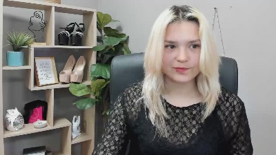SweetLilyxo live cam on Cam4