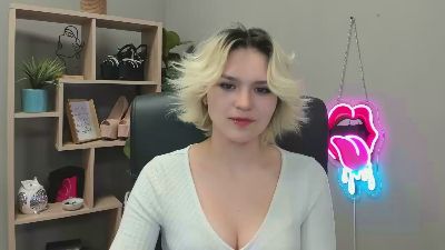 SweetLilyxo live cam on Cam4
