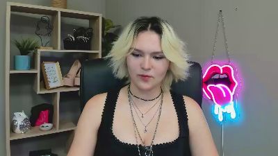 SweetLilyxo live cam on Cam4