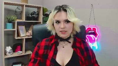 SweetLilyxo live cam on Cam4