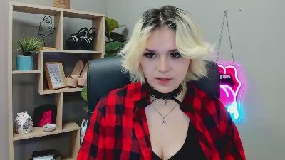 SweetLilyxo live cam on Cam4
