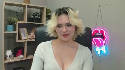 SweetLilyxo live cam on Cam4