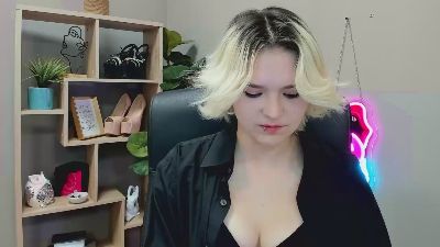 SweetLilyxo live cam on Cam4