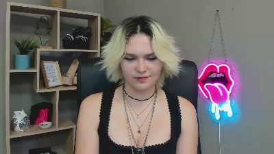 SweetLilyxo live cam on Cam4