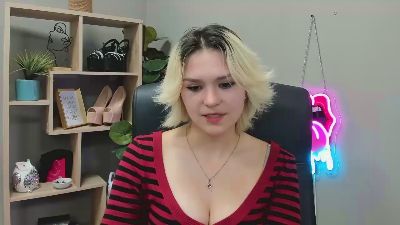 SweetLilyxo live cam on Cam4