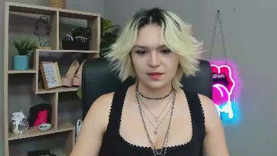 SweetLilyxo live cam on Cam4