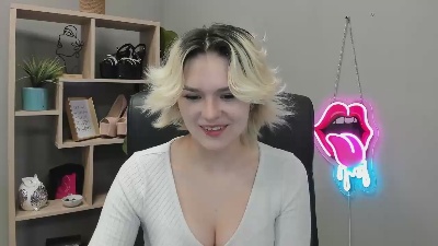 SweetLilyxo live cam on Cam4