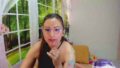 SweetNessa_ live cam on Cam4