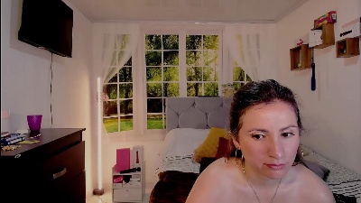 SweetNessa_ live cam on Cam4