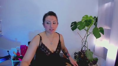 SweetNessa_ live cam on Cam4