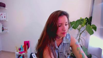 SweetNessa_ live cam on Cam4