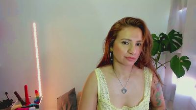SweetNessa_ live cam on Cam4