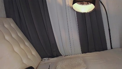 Sweet_Chandrea live cam on Cam4
