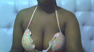 Sweetass002 live cam on Cam4
