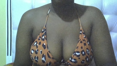 Sweetass002 live cam on Cam4