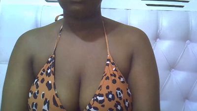 Sweetass002 live cam on Cam4