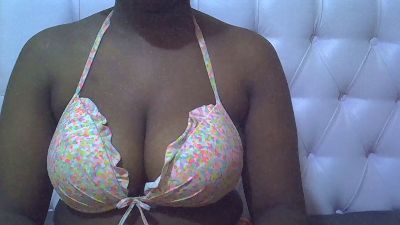 Sweetass002 live cam on Cam4