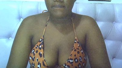 Sweetass002 live cam on Cam4
