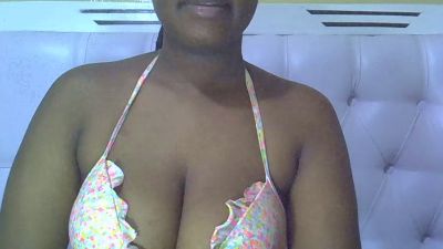 Sweetass002 live cam on Cam4